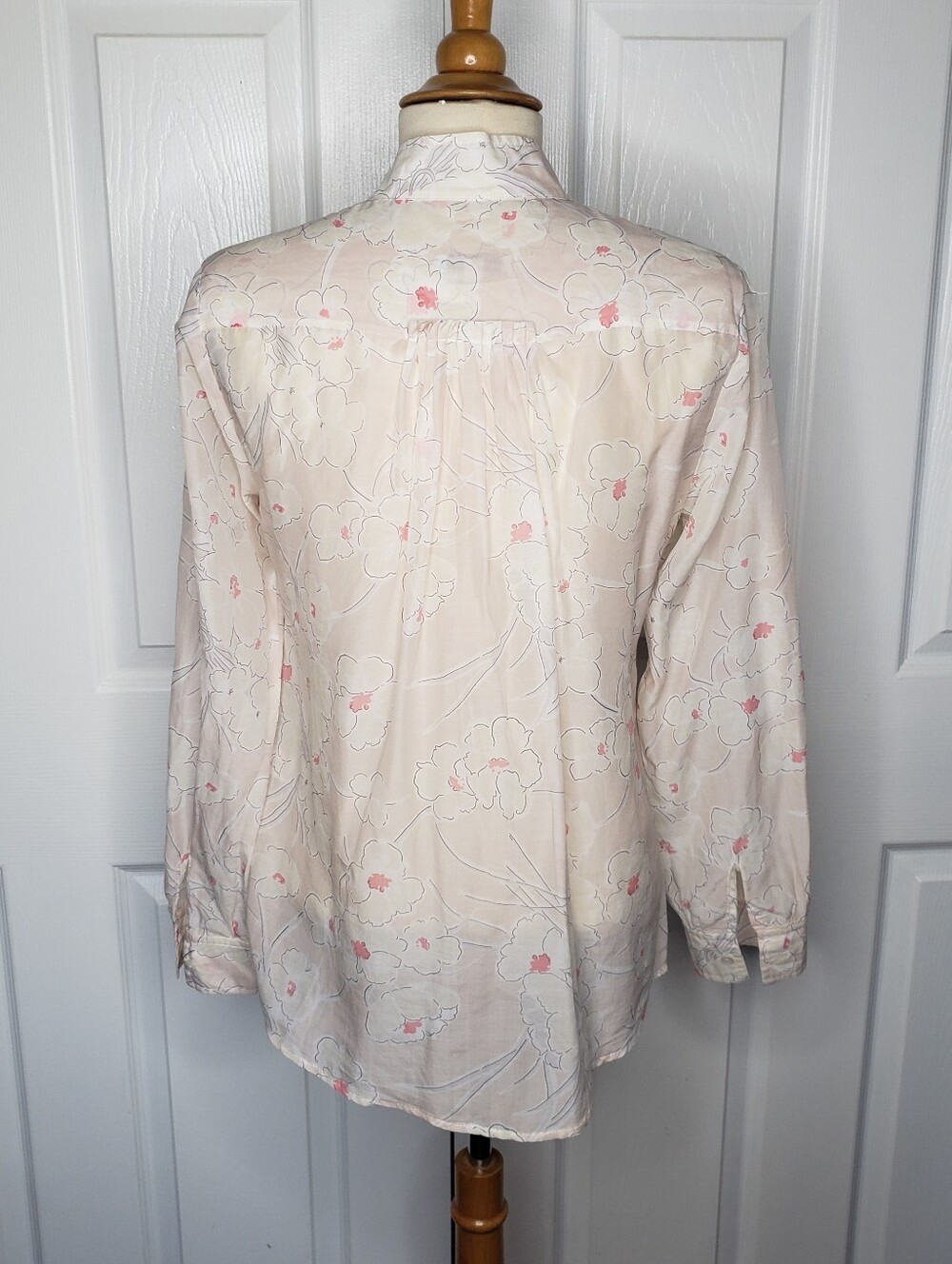 Light Blush Pink Floral Split-Neck Button Front Blouse GAP S Semi Sheer Silk Ble - Picture 8 of 12